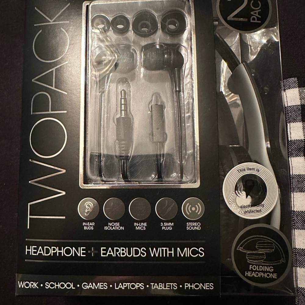 Sentry Headphones and earbuds with mic NIB